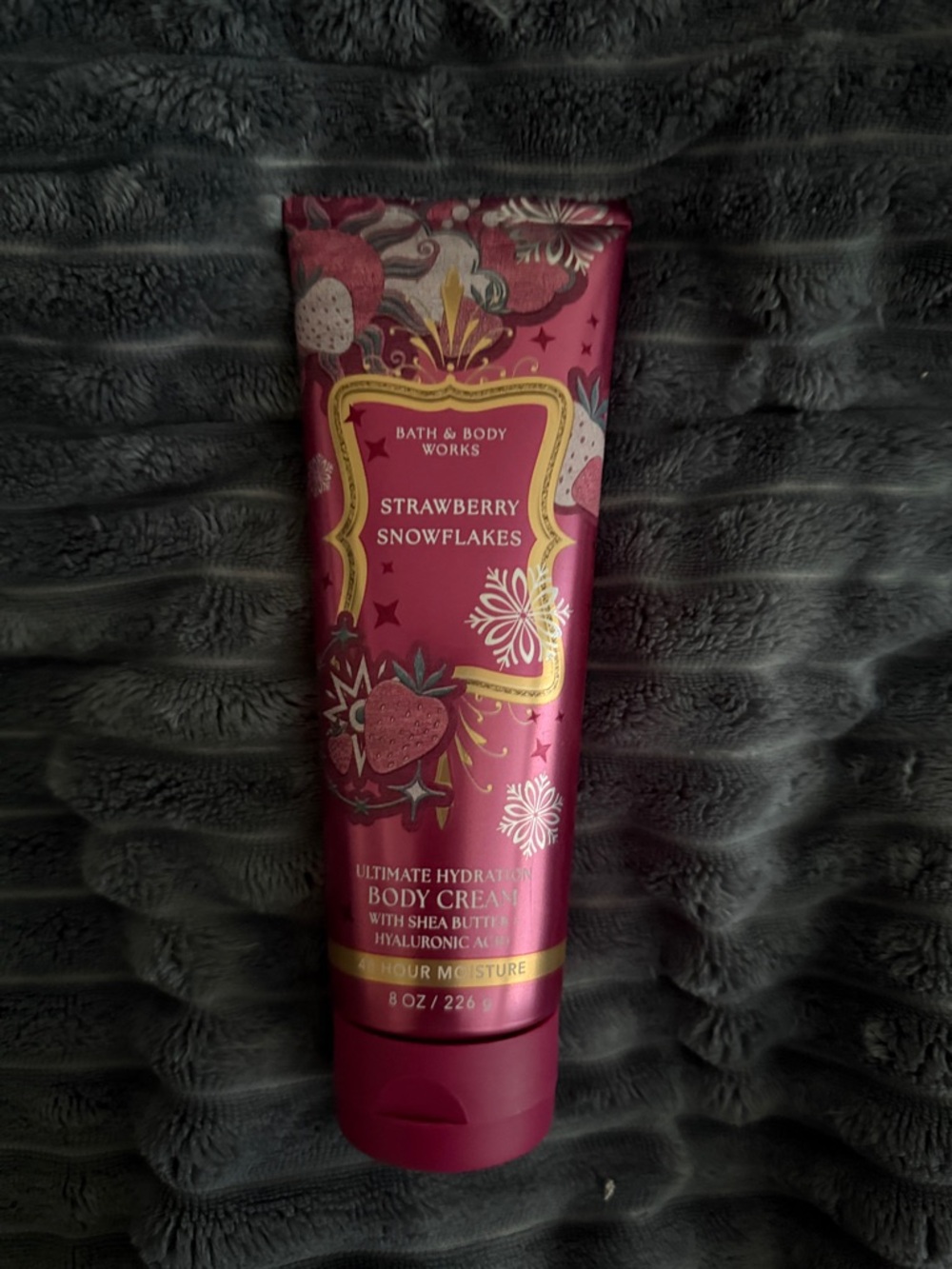 Bath & Body Works Strawberry Snowflakes Body Cream